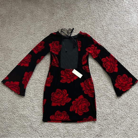 Thirty Thirty LA Black Red Floral Mesh Bell Sleeve Bodycon Mini Dress Size XL - Picture 4 of 10